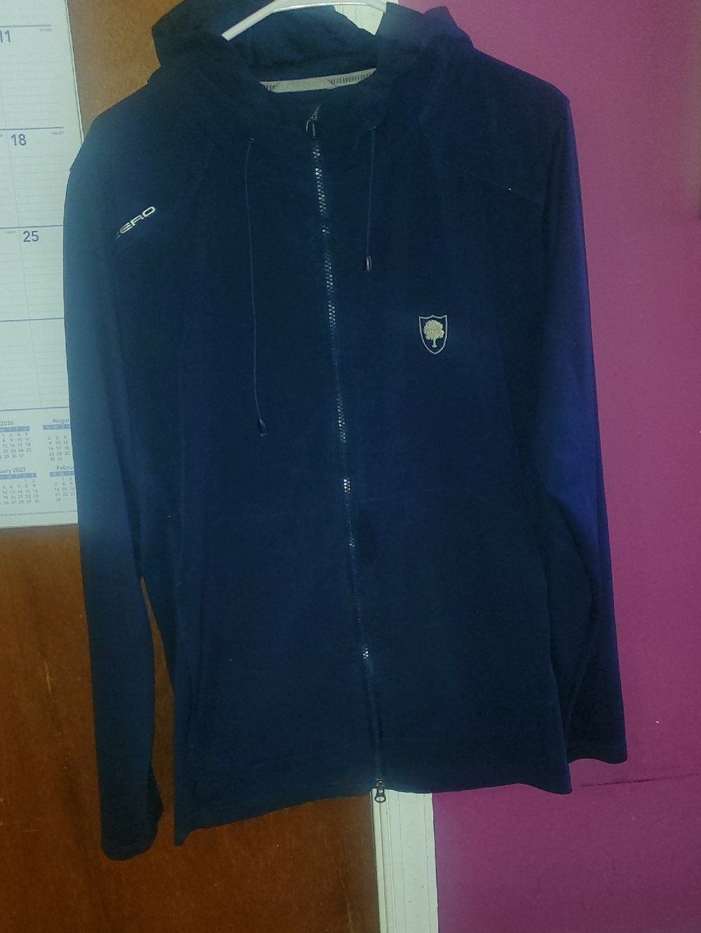 ZERO RESTRICTION MENS SIZE L, ZIPUP HOODIE.